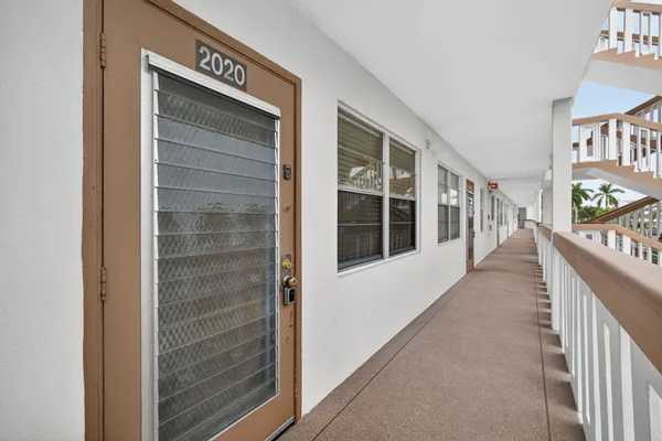 Property Slideshow image 3 of 20 | 2020 cornwall a, Boca Raton, FL, 33434