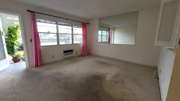 Property Slideshow image 2 of 34 | 208 kent m, West Palm Beach, FL, 33417