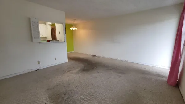 Property Slideshow image 3 of 34 | 208 kent m, West Palm Beach, FL, 33417