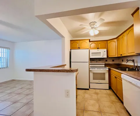 Property Slideshow image 2 of 15 | 123 camden f, West Palm Beach, FL, 33417