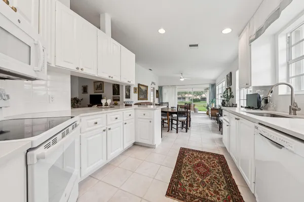 Property Slideshow image 3 of 51 | 2718 livingston ln, West Palm Beach, FL, 33411
