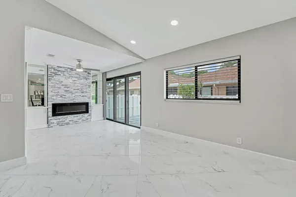 Property Slideshow image 2 of 48 | 8216 sweetbriar way, Boca Raton, FL, 33496