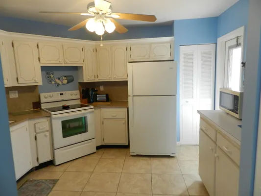 Property Slideshow image 2 of 35 | 6 greenway vlg 202, Royal Palm Beach, FL, 33411