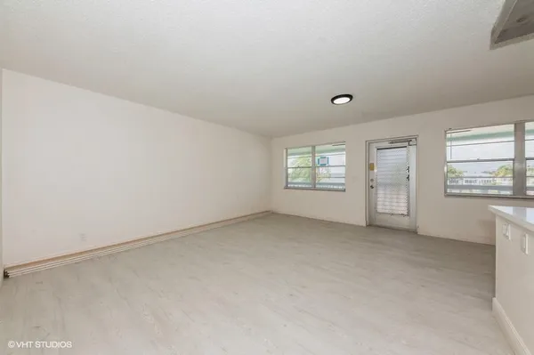 Property Slideshow image 3 of 34 | 118 somerset f, West Palm Beach, FL, 33417