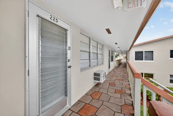 Property Slideshow image 2 of 30 | 225 bedford i, West Palm Beach, FL, 33417