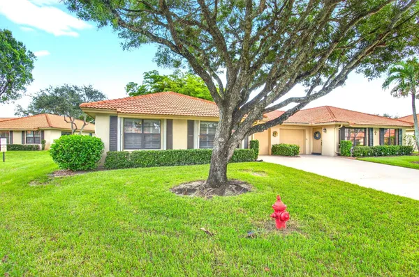 Property Slideshow image 2 of 52 | 4555 apple tree cir a, Boynton Beach, FL, 33436