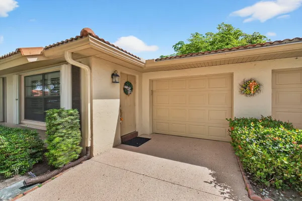 Property Slideshow image 3 of 52 | 4555 apple tree cir a, Boynton Beach, FL, 33436