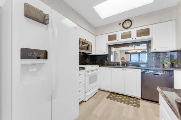 Property Slideshow image 3 of 78 | 7260 kinghurst dr 508, Delray Beach, FL, 33446