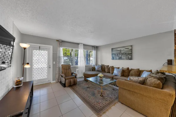 Property Slideshow image 2 of 31 | 5 newport a, Deerfield Beach, FL, 33442