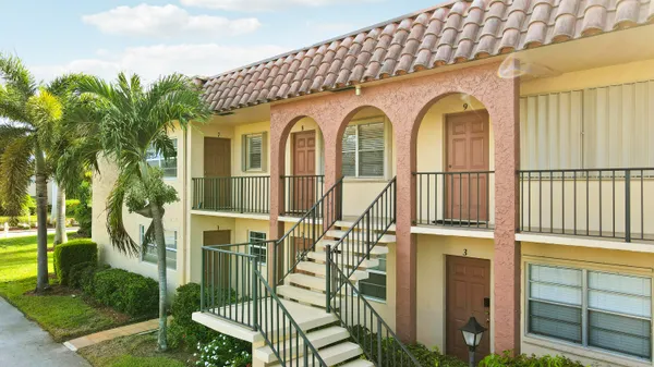 Property Slideshow image 3 of 52 | 2600 s kanner hwy q8, Stuart, FL, 34994