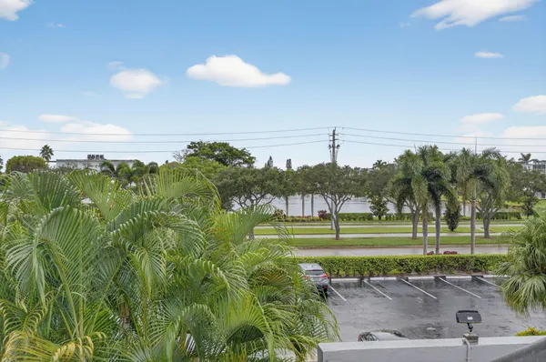 Property Slideshow image 3 of 50 | 125 suffolk c, Boca Raton, FL, 33434