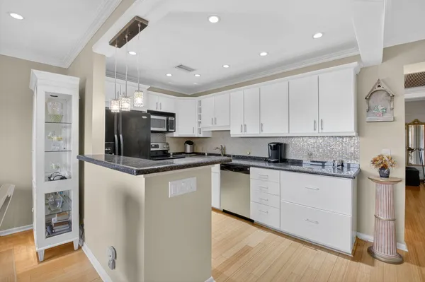 Property Slideshow image 3 of 50 | 125 suffolk c, Boca Raton, FL, 33434