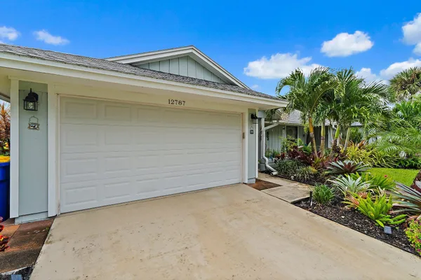 Property Slideshow image 3 of 54 | 12787 se pinehurst ct, Hobe Sound, FL, 33455