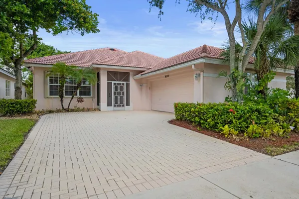 Property Slideshow image 2 of 46 | 9150 bay harbour cir, West Palm Beach, FL, 33411