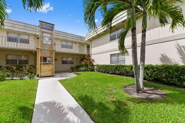 Property Slideshow image 2 of 32 | 710 saxony o, Delray Beach, FL, 33446