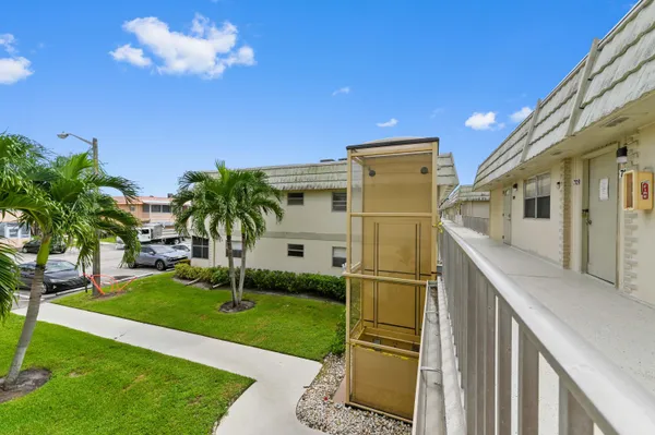 Property Slideshow image 3 of 32 | 710 saxony o, Delray Beach, FL, 33446