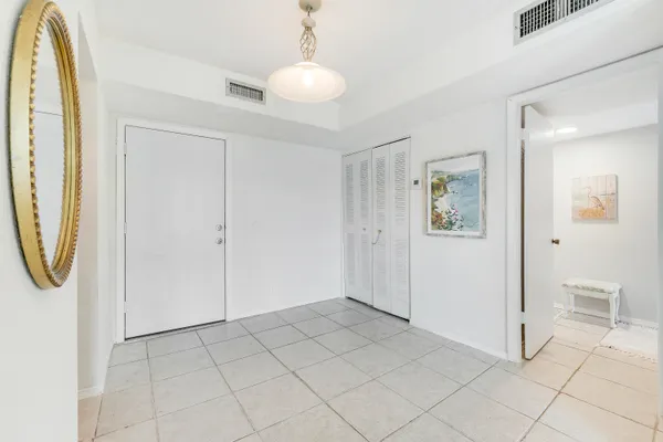 Property Slideshow image 3 of 22 | 12014 greenway cir 109, Royal Palm Beach, FL, 33411