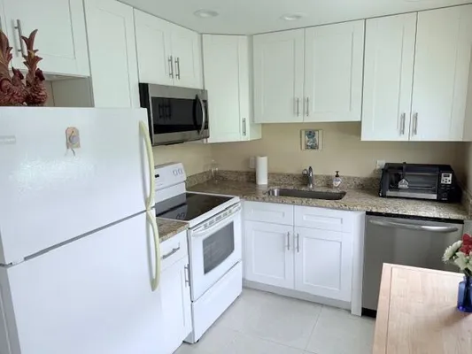 Property Slideshow image 2 of 19 | 201 ventnor m # 201, Deerfield Beach, FL, 33442