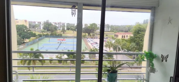 Property Slideshow image 2 of 30 | 3590 via poinciana apt 607, Lake Worth, FL, 33467