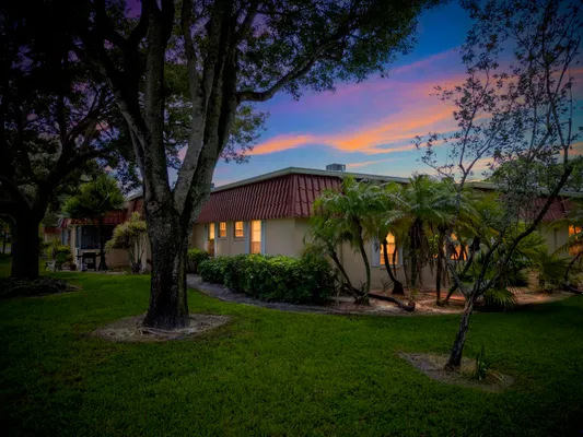 Property Slideshow image 2 of 41 | 857 worcester ln b, Lake Worth, FL, 33467