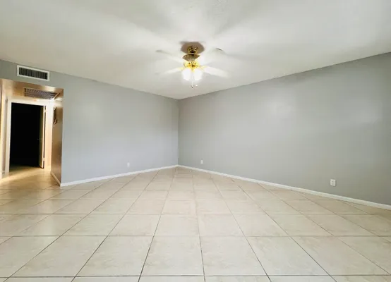 Property Slideshow image 3 of 15 | 210 somerset k, West Palm Beach, FL, 33417