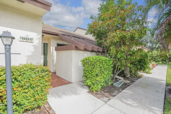 Property Slideshow image 3 of 40 | 3583 willa way b, Lake Worth, FL, 33467