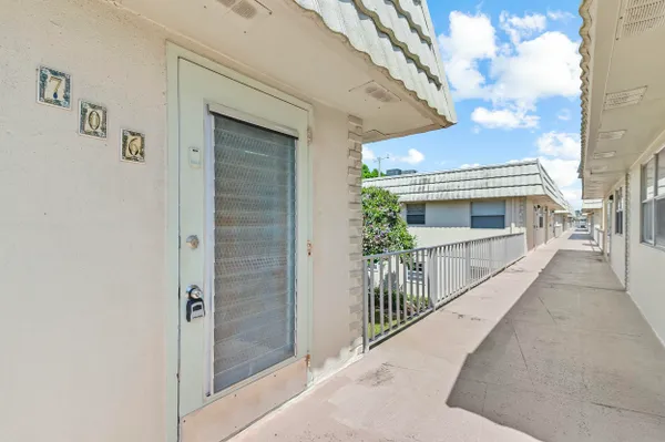 Property Slideshow image 2 of 21 | 706 saxony o, Delray Beach, FL, 33446