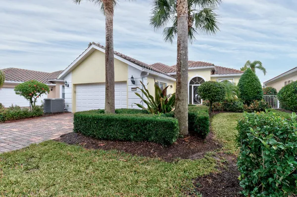 Property Slideshow image 2 of 35 | 5194 eleuthra cir, Vero Beach, FL, 32967