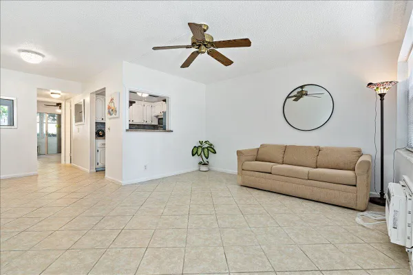 Property Slideshow image 2 of 13 | 98 cambridge e unit e, West Palm Beach, FL, 33417