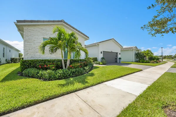 Property Slideshow image 3 of 40 | 10406 sw aquila way, Port Saint Lucie, FL, 34987