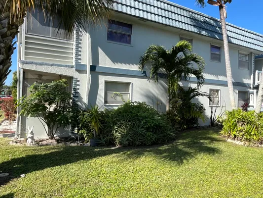 Property Slideshow image 3 of 27 | 300 tuscany f f, Delray Beach, FL, 33446