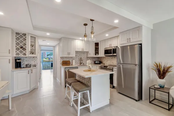 Property Slideshow image 2 of 61 | 6 lyndhurst a, Deerfield Beach, FL, 33442