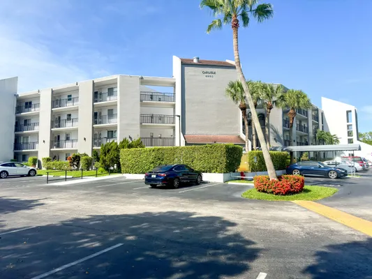 Property Slideshow image 3 of 42 | 6850 10th ave 206, Lake Worth, FL, 33467