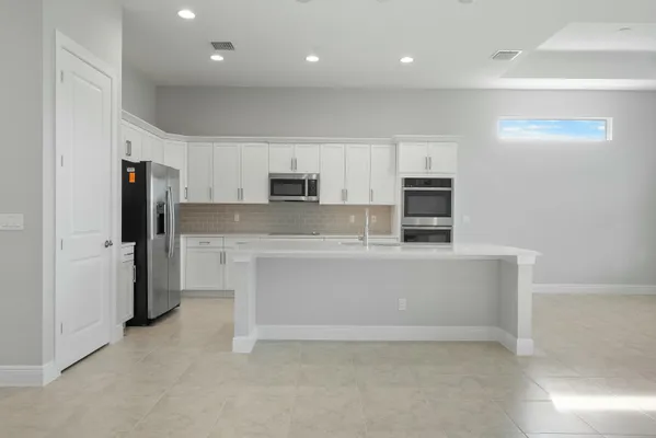 Property Slideshow image 3 of 27 | 12398 sw sunrise lake ter, Port Saint Lucie, FL, 34987