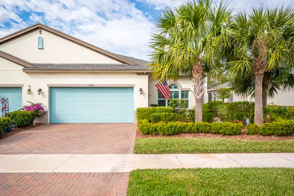 Property Slideshow image 3 of 35 | 10924 sw winding lakes cir, Port Saint Lucie, FL, 34987
