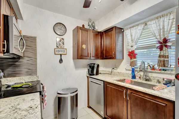 Property Slideshow image 3 of 28 | 12005 poinciana blvd 204, Royal Palm Beach, FL, 33411