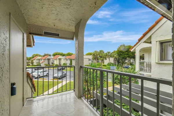 Property Slideshow image 3 of 76 | 5519 fairway park dr 202, Boynton Beach, FL, 33437