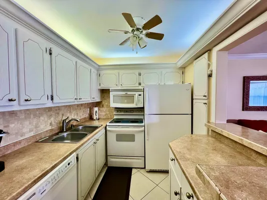 Property Slideshow image 3 of 50 | 101 oakridge h, Deerfield Beach, FL, 33442