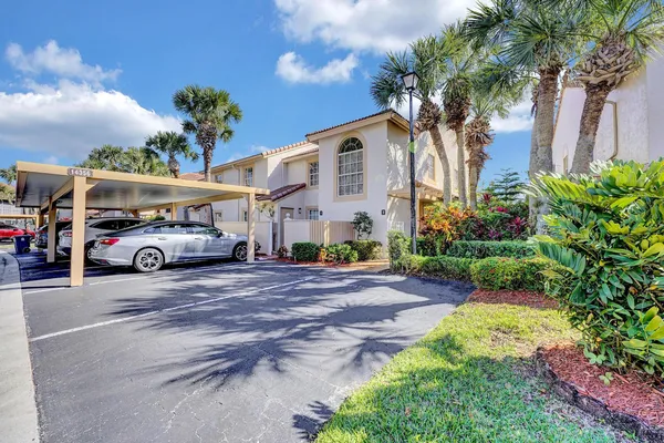 Property Slideshow image 3 of 31 | 14356 emerald lake dr 3, Delray Beach, FL, 33446