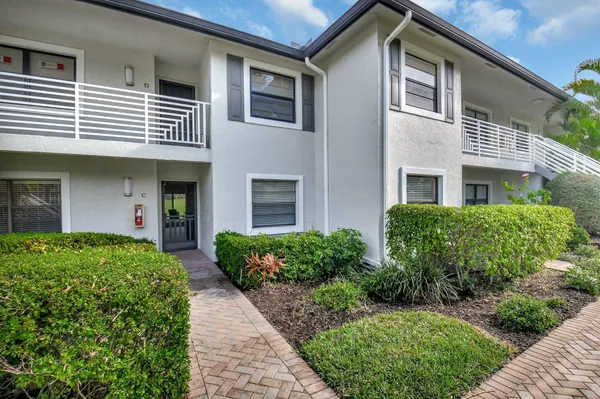 Property Slideshow image 2 of 54 | 31 southport ln c, Boynton Beach, FL, 33436