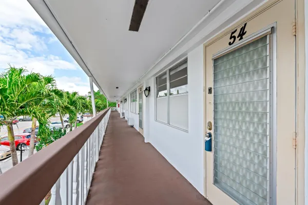 Property Slideshow image 3 of 33 | 54 newport c # 54, Deerfield Beach, FL, 33442