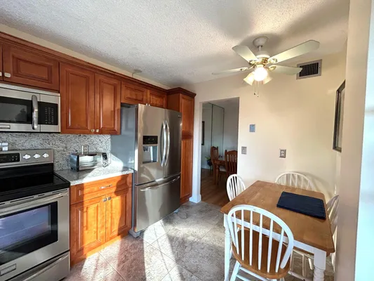 Property Slideshow image 3 of 42 | 3951 via poinciana apt 412, Lake Worth, FL, 33467