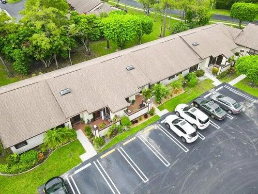 Property Slideshow image 3 of 17 | 499 iron forge ct, Royal Palm Beach, FL, 33411