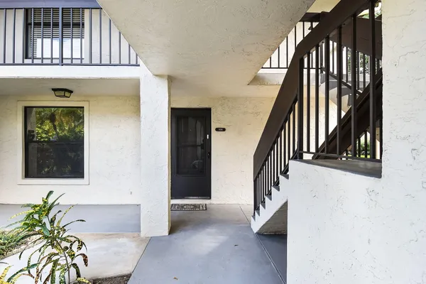 Property Slideshow image 3 of 57 | 31 sw s river dr dr 106, Stuart, FL, 34997