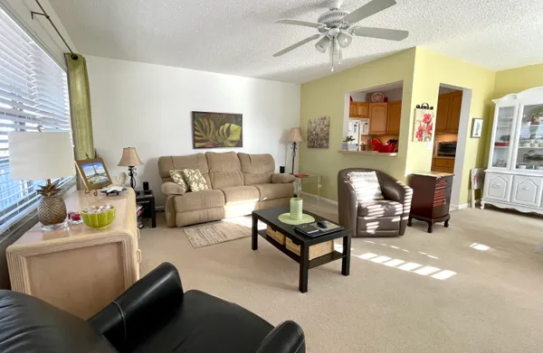 Property Slideshow image 2 of 19 | 93 coventry d # 93, West Palm Beach, FL, 33417