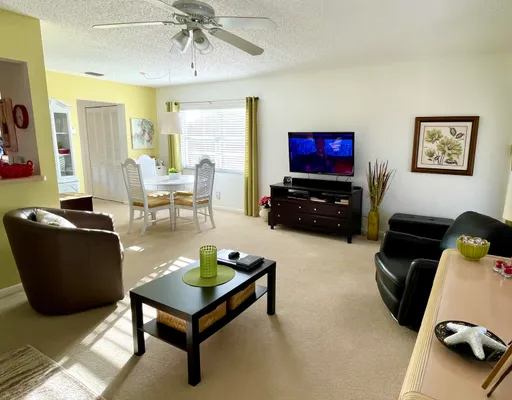 Property Slideshow image 3 of 19 | 93 coventry d # 93, West Palm Beach, FL, 33417