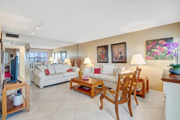 Property Slideshow image 3 of 76 | 4042 exeter c, Boca Raton, FL, 33434