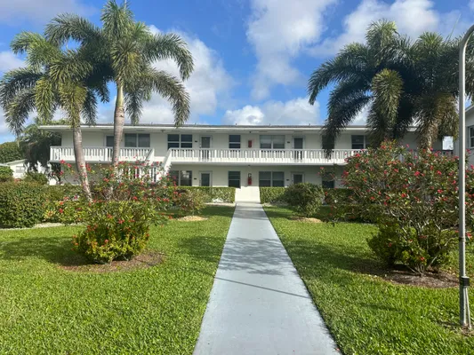 Property Slideshow image 2 of 11 | 155 windsor g, West Palm Beach, FL, 33417