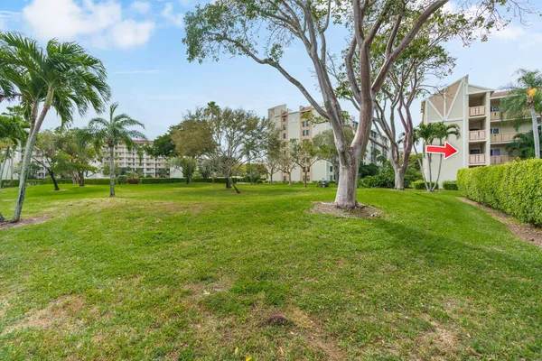 Property Slideshow image 3 of 48 | 6515 kensington ln apt 201, Delray Beach, FL, 33446