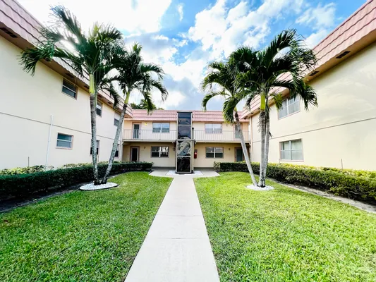 Property Slideshow image 2 of 37 | 465 saxony j, Delray Beach, FL, 33446